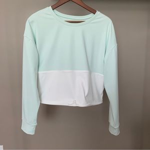 EUC - zyia cinch long sleeve crop